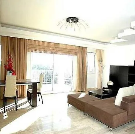 Apartment Kleopatra Plajinda Esyali Ev